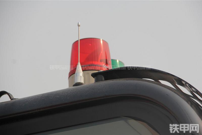 京城长野NS35R-8挖掘机局部