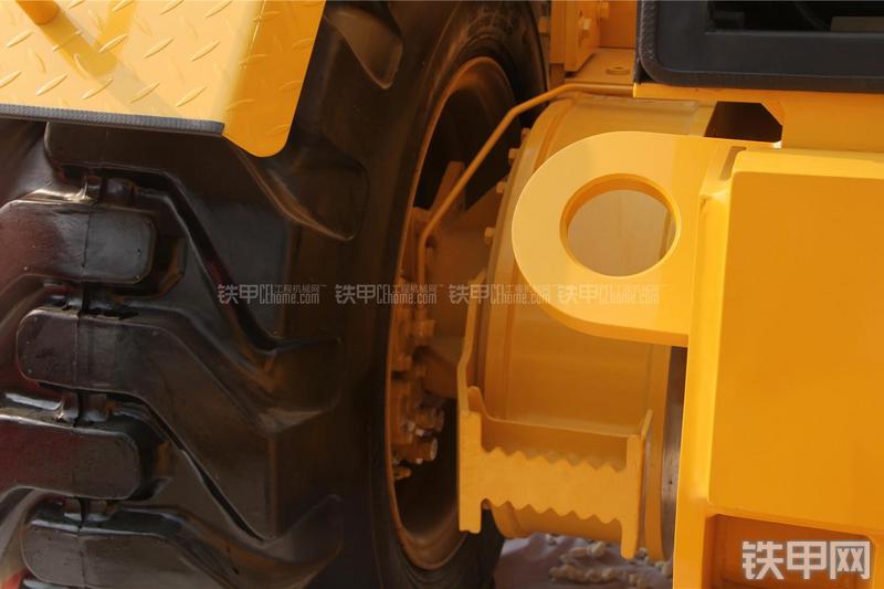 山推SG21A-3平地机局部