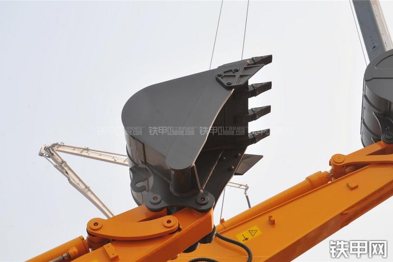 中联重科ZE60E挖掘机局部