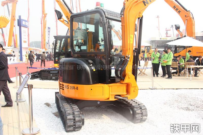 京城长野NS35R-8挖掘机整机外观