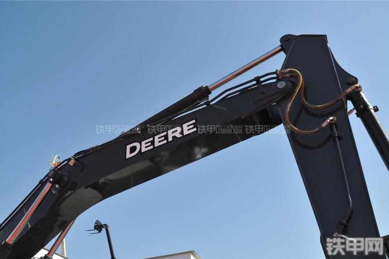 约翰迪尔E300LC挖掘机局部