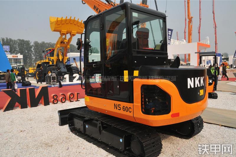京城长野NS60C挖掘机整机外观