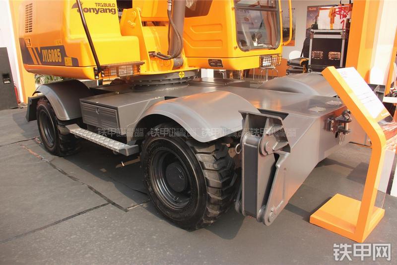 詹阳重工JYL6085挖掘机局部