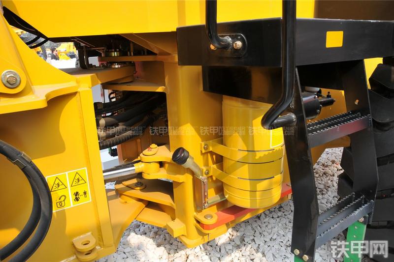 合力HL958II-WS装载机局部