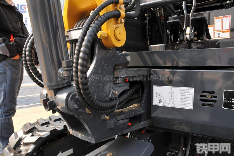 柳工CLG9035E挖掘机局部