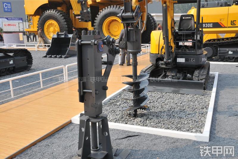 柳工CLG9035E挖掘机局部