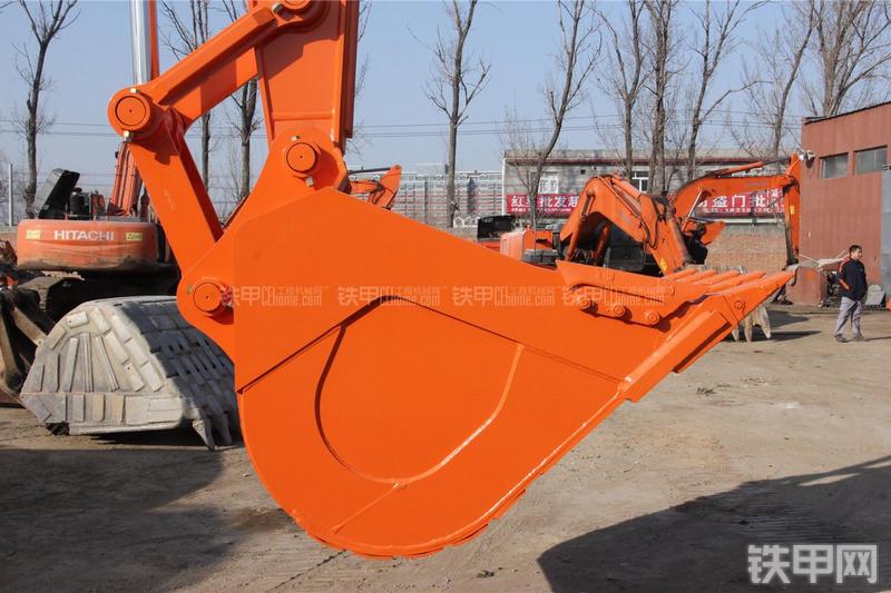 日立ZX360H-5G挖掘机局部