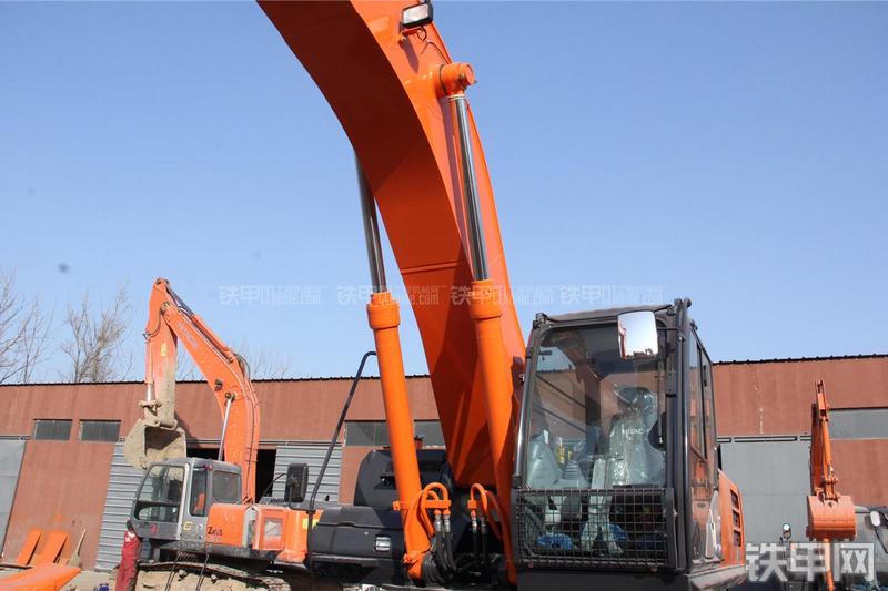 日立ZX360H-5G挖掘机局部