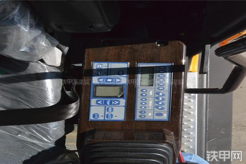 三一重工SY365H-9挖掘机局部