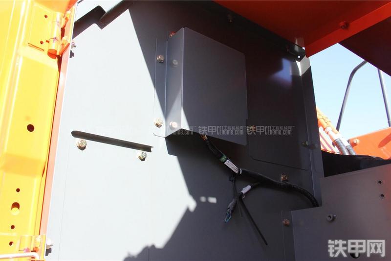 日立ZX330-5G挖掘机局部