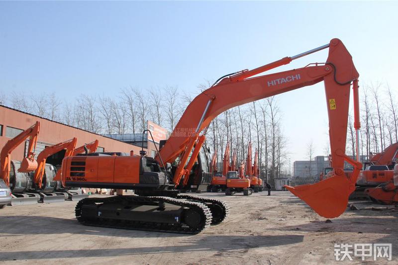 日立ZX360H-5G挖掘机整机外观