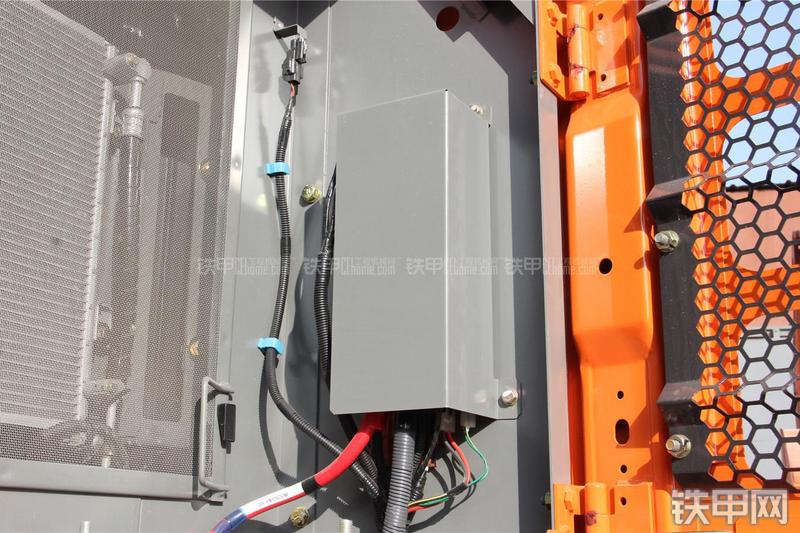 日立ZX360H-5G挖掘机局部