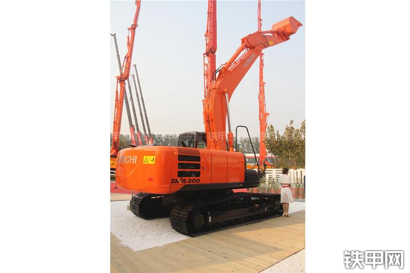 日立ZX200-5G挖掘机整机外观