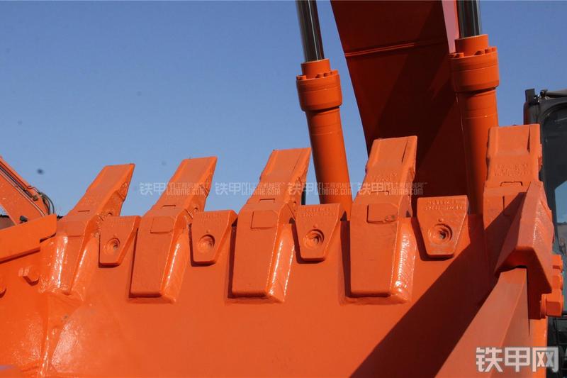 日立ZX360H-5G挖掘机局部