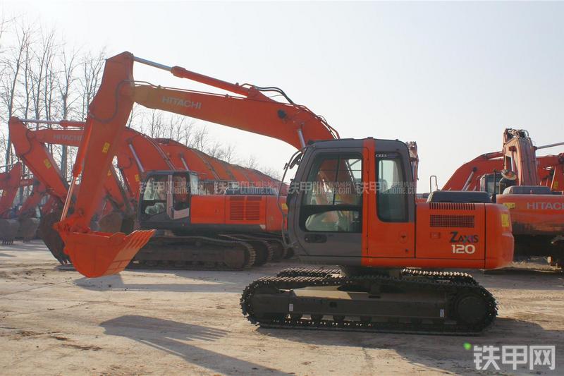 日立ZX120挖掘机整机外观