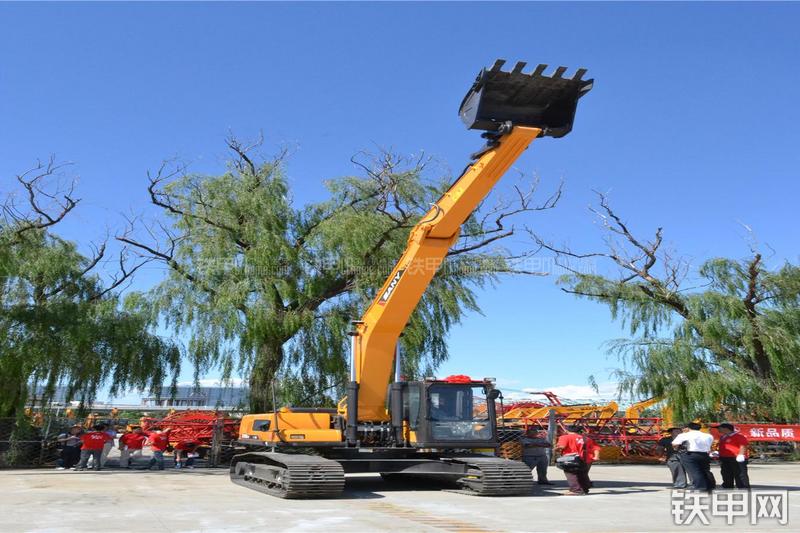 三一重工SY205C-9挖掘机整机外观