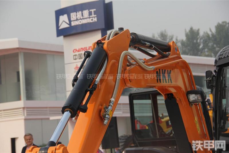 京城长野NS35R-8挖掘机局部