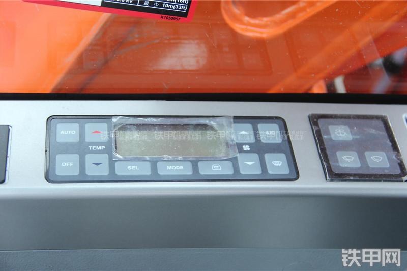 迪万伦DX75挖掘机局部