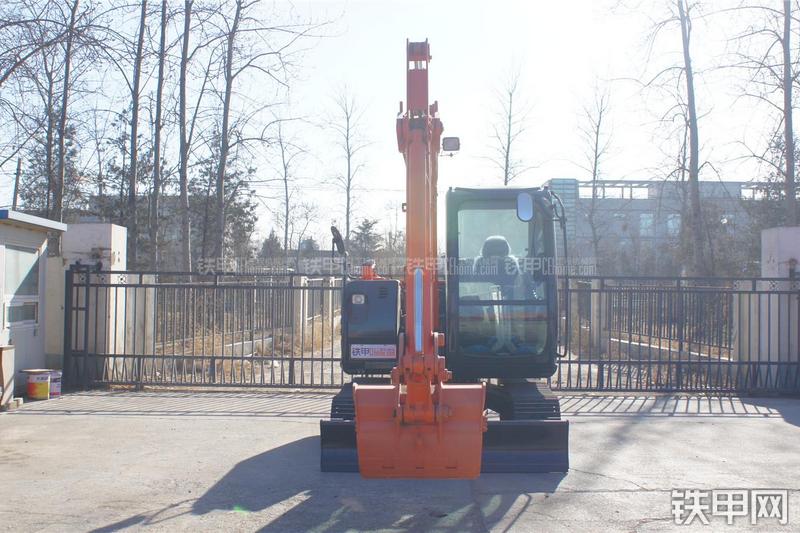 日立ZX60-5G挖掘机整机外观