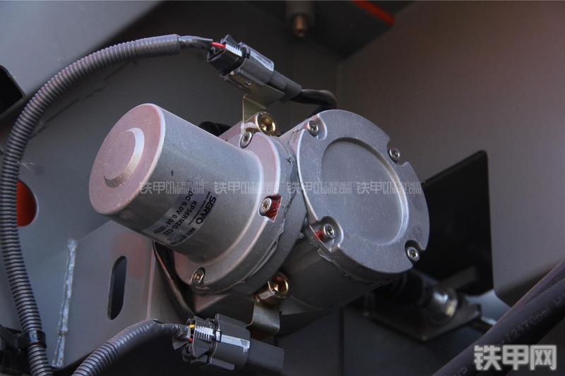 日立ZX360H-5G挖掘机局部