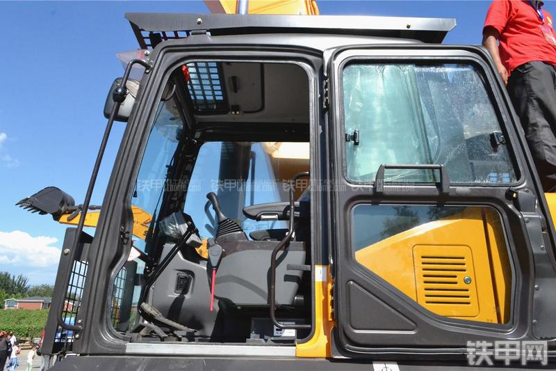 三一重工SY365H-9挖掘机局部