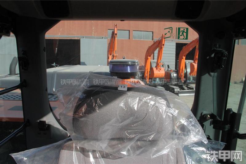 日立ZX360H-5G挖掘机局部