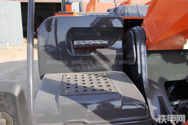 日立ZX360H-5G挖掘机局部