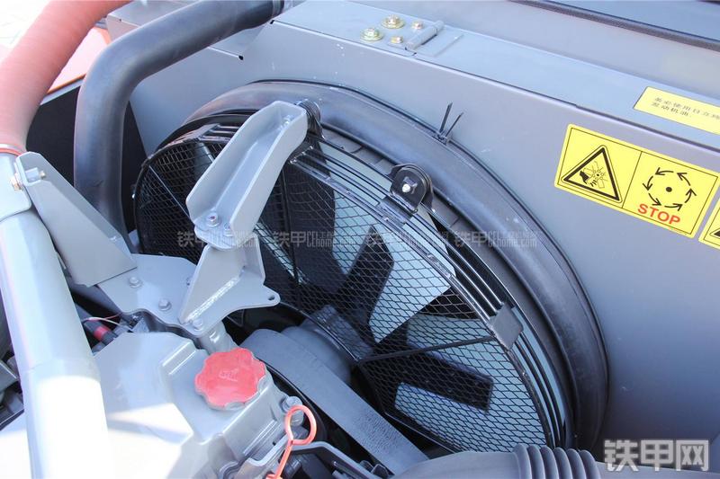 日立ZX360H-5G挖掘机局部