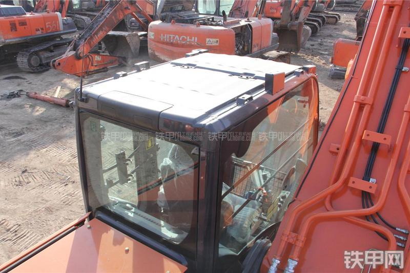 日立ZX360H-5G挖掘机局部