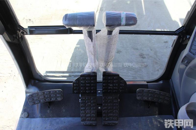 日立ZX330-5G挖掘机局部