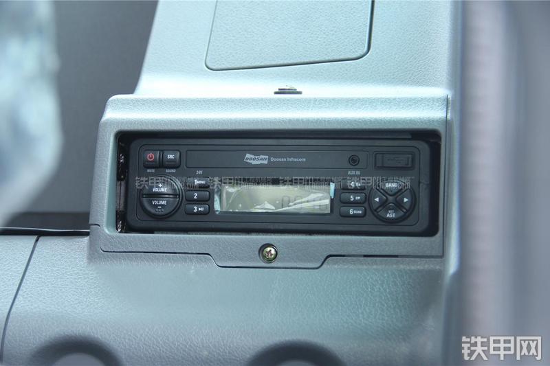 迪万伦DX75挖掘机局部