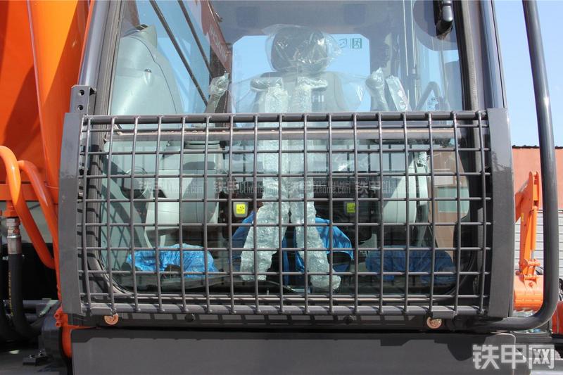 日立ZX360H-5G挖掘机局部