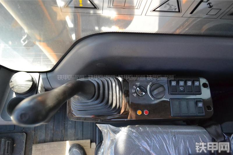 三一重工SY205C-9挖掘机局部