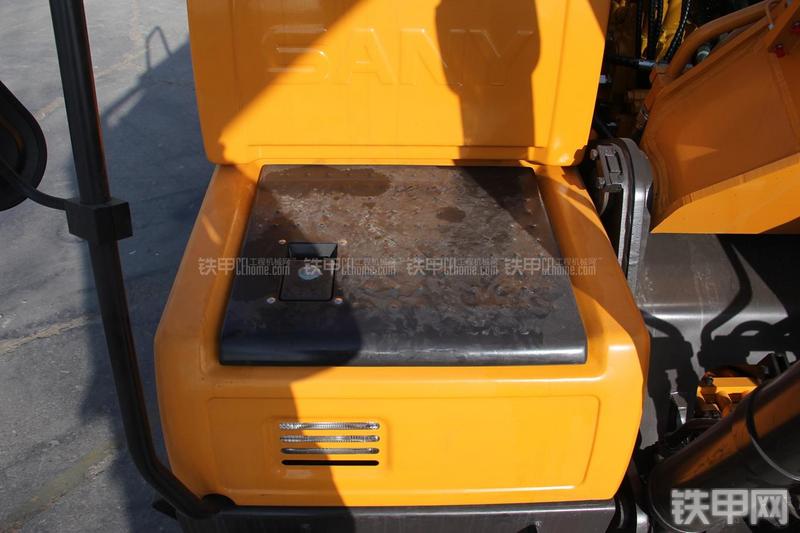 三一重工SY155C-9挖掘机局部