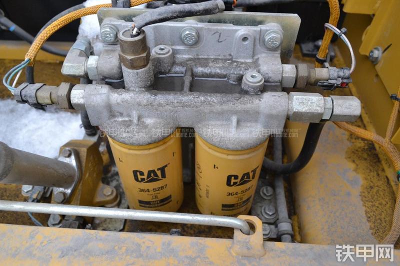 卡特彼勒323DL挖掘机局部
