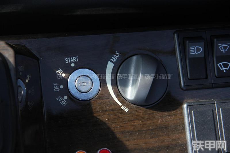 三一重工SY305C-9H挖掘机局部