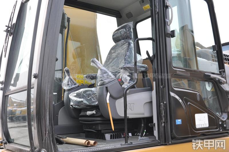 卡特彼勒320D2液压挖掘机局部