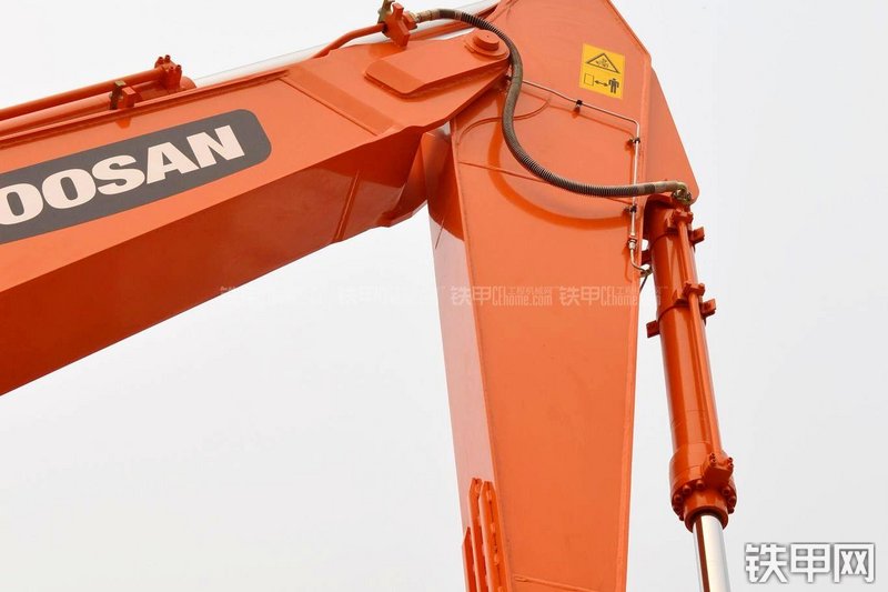 迪万伦DH210W-7挖掘机局部