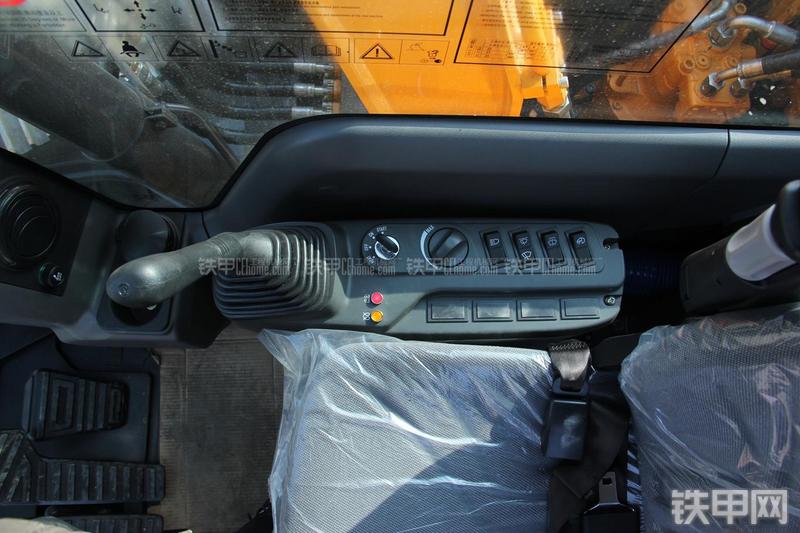 三一重工SY155C-9挖掘机局部