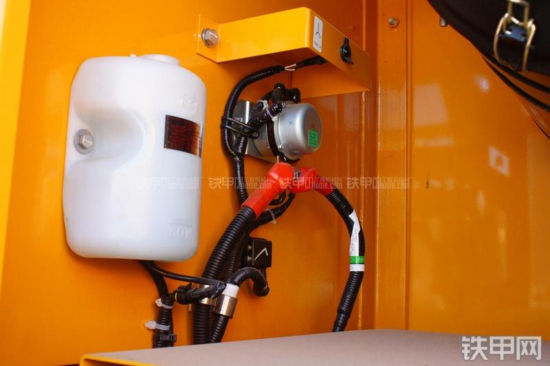 三一重工SY305C-9H挖掘机局部