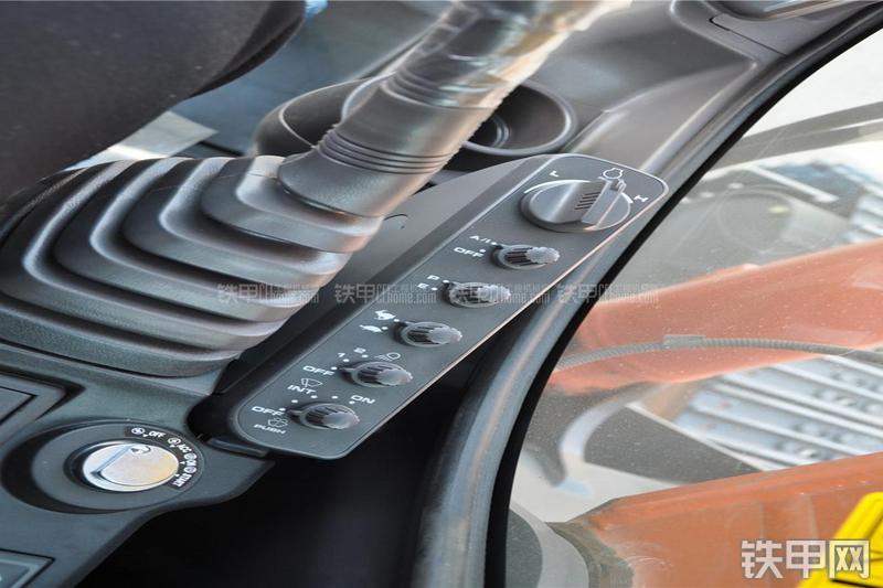 日立ZX70-5G挖掘机局部