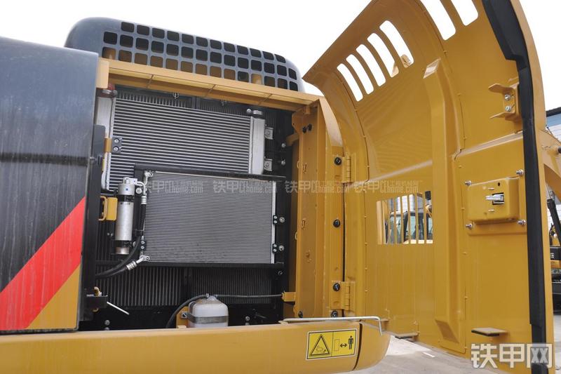 卡特彼勒320D2液压挖掘机局部