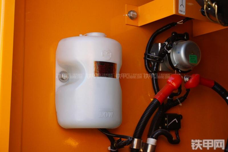 三一重工SY305C-9H挖掘机局部