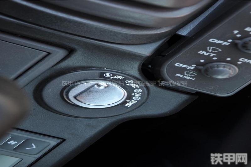 日立ZX70-5G挖掘机局部