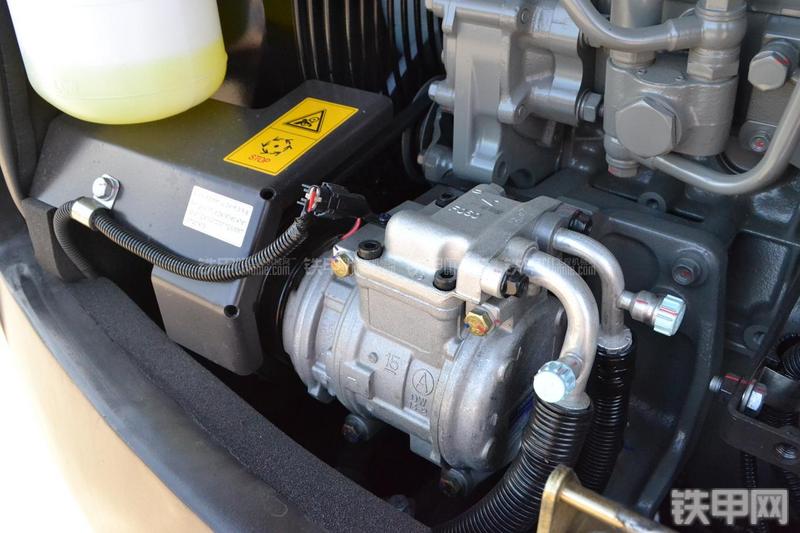 三一重工SY55C-9挖掘机局部