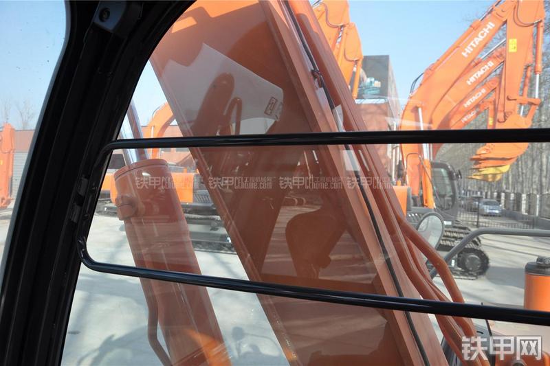 日立ZX70-5G挖掘机局部