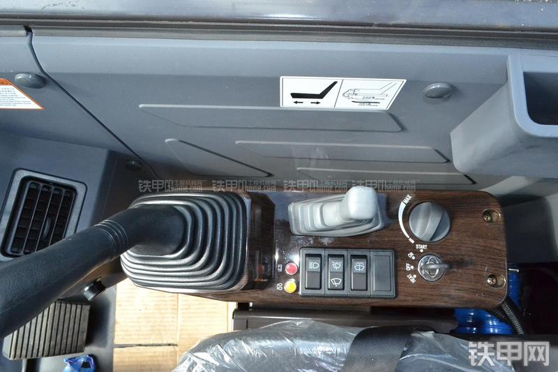 三一重工SY55C-9挖掘机局部