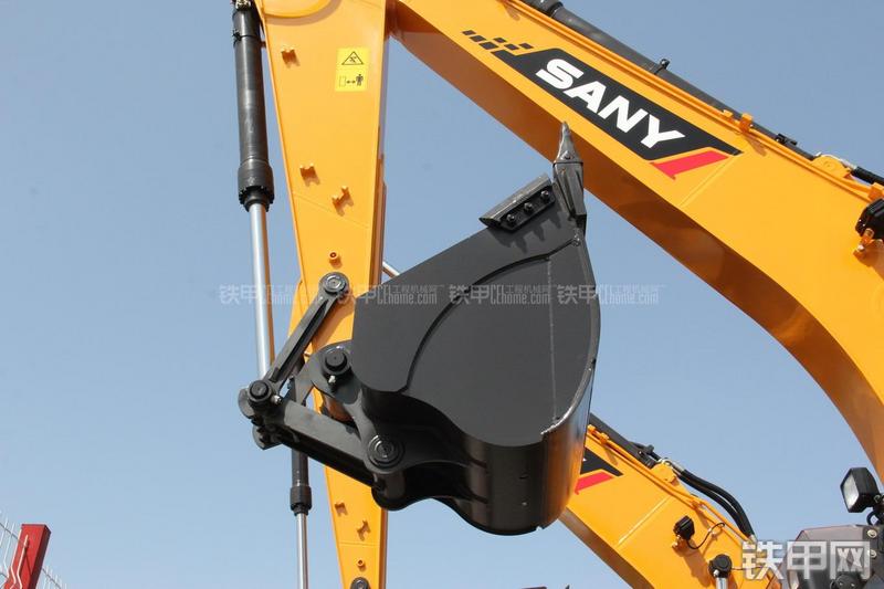 三一重工SY235C-9挖掘机局部