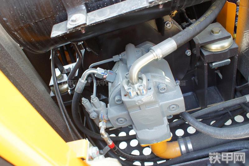 三一重工SY65C-9挖掘机局部