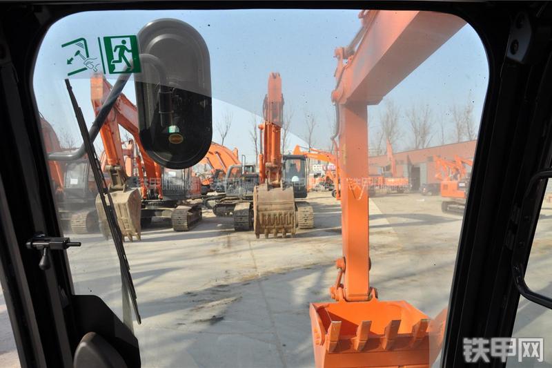 日立ZX70-5G挖掘机局部